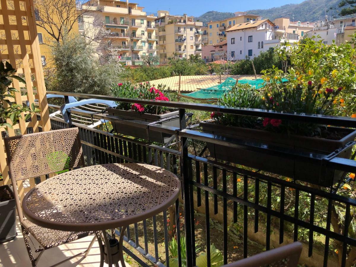 Appartamento Le Zagare ซอร์เรนโต ภายนอก รูปภาพ